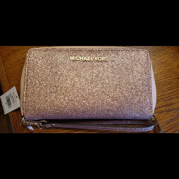 Michael Kors Handbags - Michael Kors NWT Rose Gold LG Phone Wallet